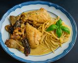 Foto del paso 12 de la receta: Pollo a la crema con setas variadas