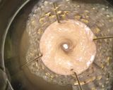 A picture of step 1 of Cornflakes milkshake.