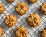 Foto langkah ke 7 dari resep Lotus Biscoff Butter Cookies.
