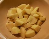 Foto del paso 1 de la receta: Patatas fritas marinadas, con salsa thai siracha