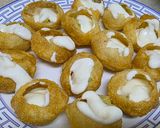 A picture of step 3 of Dahi Sev Puri.