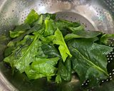 Foto del paso 2 de la receta: Panqueques keto-Grez de espinaca con ricota en salsa boloñesa