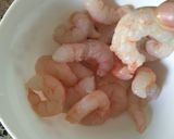 Foto del paso 1 de la receta: Arroz a banda de sepia y gambas