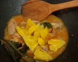 Foto langkah ke 6 dari resep Ayam Lempah Nanas Khas Bangka.