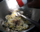 அவசர சமையல் முட்டை ப்ரைடு ரைஸ் ரெசிபி ஸ்டேப் 1 புகைப்படம்