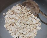 Foto langkah ke 1 dari resep Oatmeal Pisang Susu.