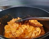 A picture of step 4 of Simple Chicken Tikka Pizza.