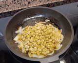 Foto del paso 2 de la receta: Orecchiette con habitas y jamón
