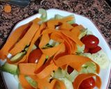 Foto del paso 4 de la receta: Ensalada de cherrys, apio y zanahoria