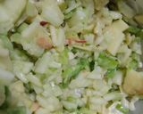 Foto del paso 4 de la receta: Ensalada fresca de pepino, manzana y tomate verde🍏🧅🍅🥒🥙🥗