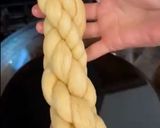 A picture of step 4 of Twisted Dough Pastry (Ma Hua).