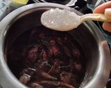 A picture of step 2 of Hibiscus tea.