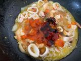 Udang-cumi masak saos Padang