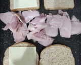 Foto del paso 5 de la receta: Sándwich de Lacón y Salmón Ahumado con Mayonesa de Miso y Yakiniku y Mostaza Miel