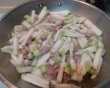 瓠瓜瘦肉粉絲堡的食譜步驟2照片