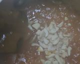 A picture of step 4 of Karachi halwa.