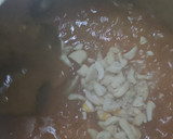 A picture of step 4 of Karachi halwa.