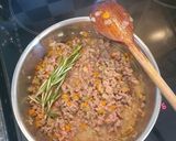 A picture of step 2 of White bolognese.