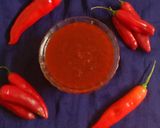 A picture of step 3 of Arrabbiata sauce (pasta sauce).