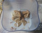 Foto del paso 1 de la receta: Licuado de plátano con galletas marías