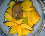 Foto langkah ke 2 dari resep Es Mangga Kocok Susu.