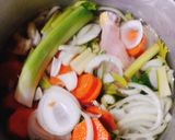 Foto del paso 1 de la receta: Consomé a la reina