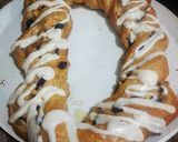Foto del paso 9 de la receta: Rosca de reyes rellena de frutos secos glaseada de queso crema