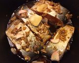 Hình bước làm 6 của món Cá ba sa kho riềng
