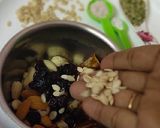 ড্রাই ফ্রুট প্রোটিন পারাটা(Dry fruits Protein paratha recipe in Bengali) রেসিপির ধাপ 1 ছবি