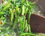 Foto langkah ke 3 dari resep Tumis Kangkung Terasi.