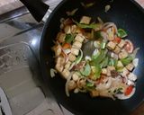Foto langkah ke 4 dari resep Tahu Asam Manis Pedas (Recook chef Frielingga) #Weekendchallenge.
