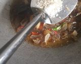 Foto langkah ke 6 dari resep Oseng Kikil.