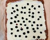 A picture of step 6 of Blackberry roll with cottage cheese cream.