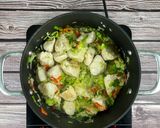 A picture of step 2 of Giouvetsi with Chicken.