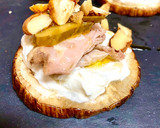 Foto del paso 3 de la receta: Canapés con base de berenjena, mascarpone y codorniz