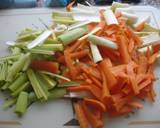 Foto del paso 2 de la receta Merluza en papillote, con verduras