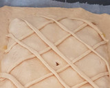 Foto del paso 14 de la receta: Empanada de bacalao con arándanos secos