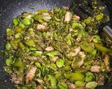 Foto langkah ke 3 dari resep Sambal Cumi Pete Cabe Ijo.