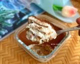 Hình bước làm 4 của món Tiramisu với bánh quy Coffee Joy và sữa chua
