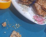 A picture of step 6 of Caramelized Roasted sesame seed chikki.