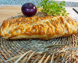 Foto del paso 4 de la receta: Trenza de cebolla caramelizada, 🧅 queso brie 🧀 y bacon🥓