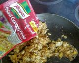 Foto langkah ke 6 dari resep Nasi goreng sayur extra pedas.