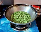 A picture of step 6 of Meethi Boondi.