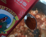 Foto del paso 4 de la receta: Fideuà de galeras y gambitas, al azafrán
