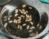 A picture of step 2 of Dal Makhani.