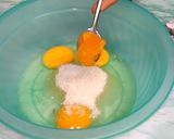Foto langkah ke 2 dari resep PANDAN SPONGE CAKE| LEMBUT SELEMBUT OGURA CAKE,METODE ALL IN ONE.