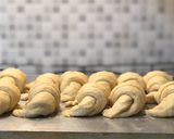 Foto del paso 6 de la receta: Medialunas de manteca