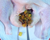 Foto del paso 12 de la receta: Pollo relleno de frutas pasas a la imperial al horno