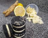 Foto del paso 3 de la receta: Alfajor oreo con sésamo relleno de limón