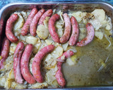 Foto del paso 4 de la receta: Salchichas frescas con Patatas al horno!😋🥔🍴